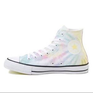 WOMENS SIZE 6 TIE-DYE CONVERSE HIGH-TOPS! 😁